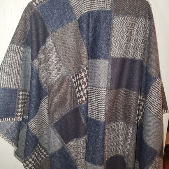 Poncho - Picture 2 of 3